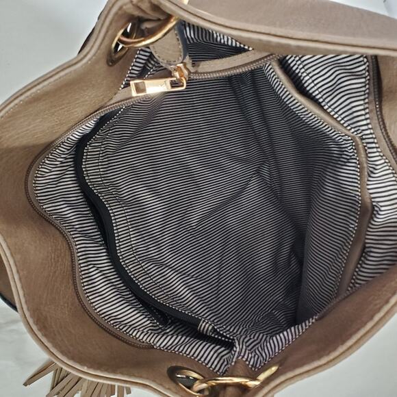 Large Shoulder Bag Purse with Tassels and Lots of Pockets - Picture 7 of 9